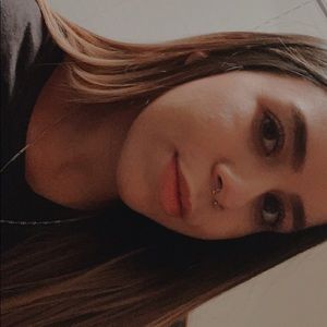 Meet your Posher, Raissa